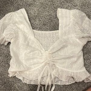 White ruffle sleeve shirt with scrunch middle